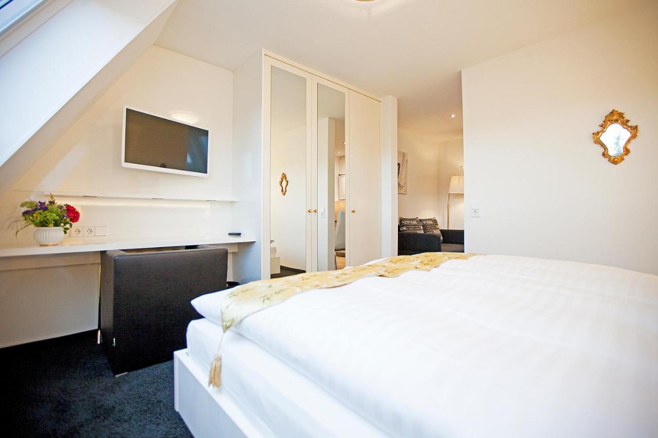 Hotel Krone Ohg Герлинген Экстерьер фото