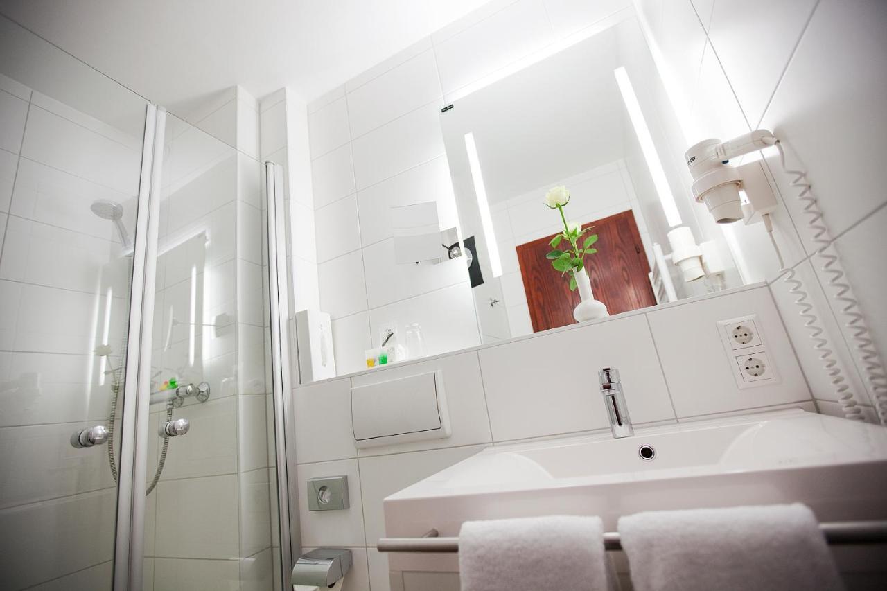 Hotel Krone Ohg Герлинген Экстерьер фото