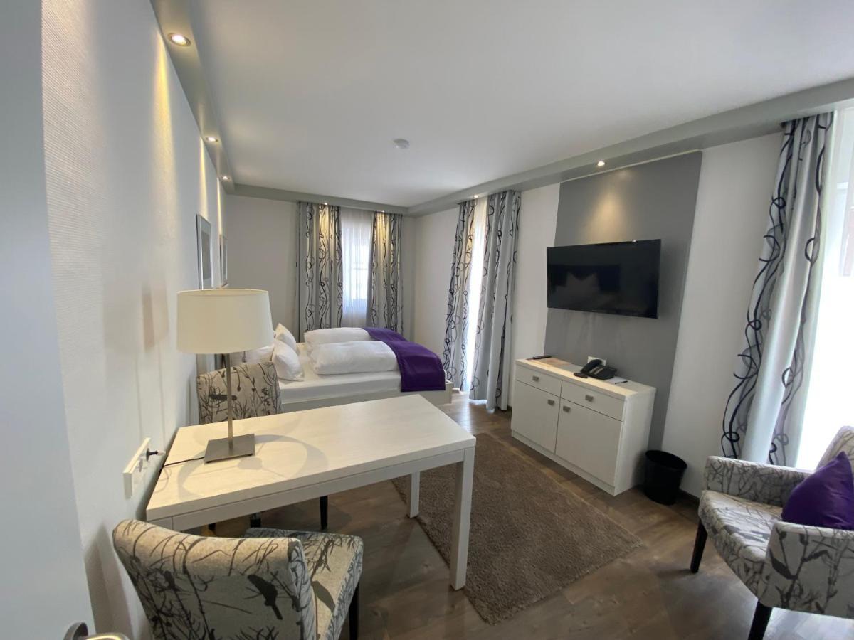 Hotel Krone Ohg Герлинген Экстерьер фото