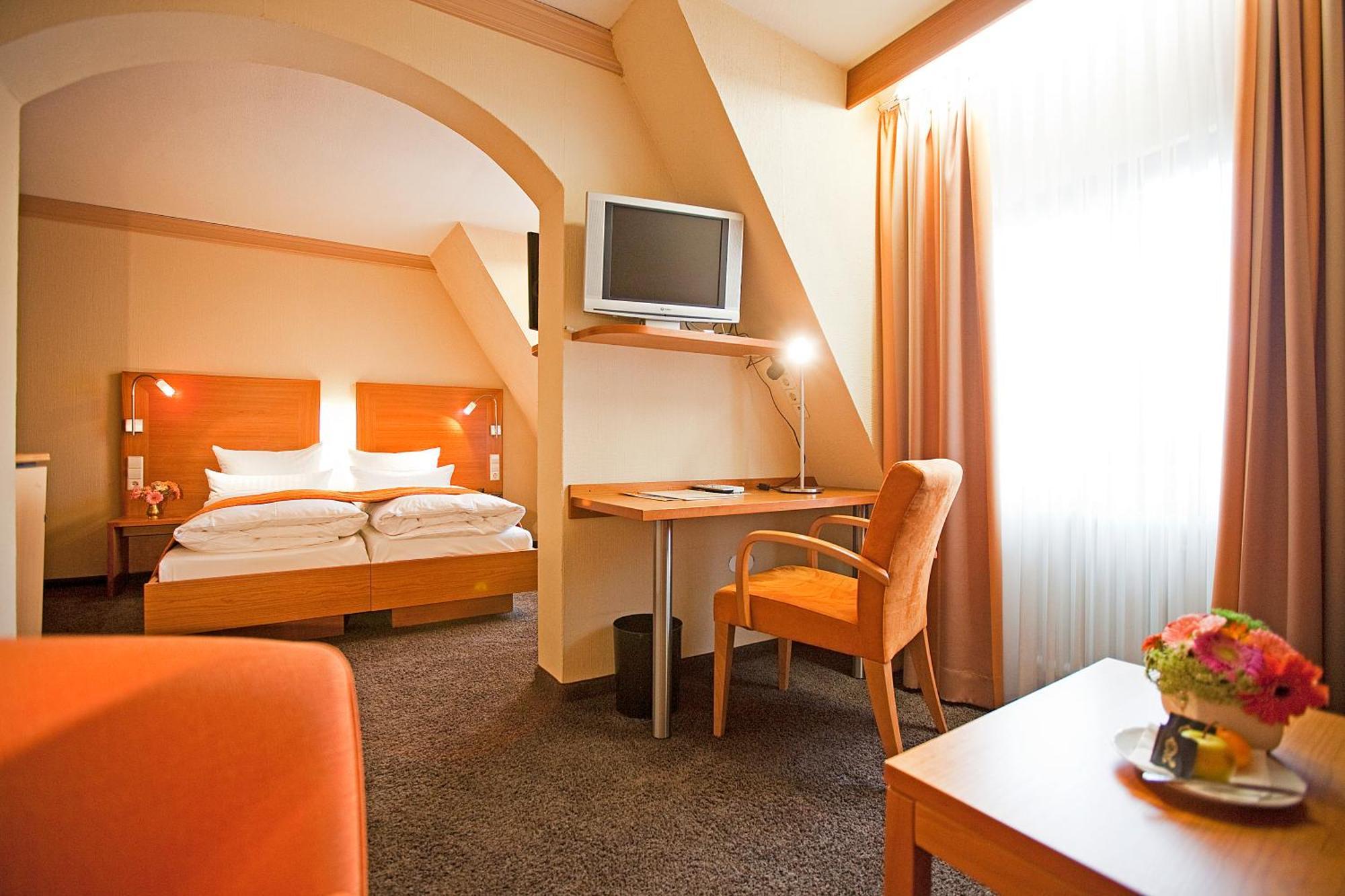 Hotel Krone Ohg Герлинген Номер фото